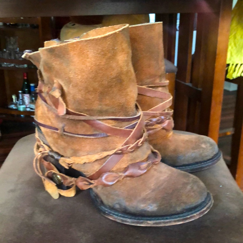 Freebird Cairo, brown distressed.